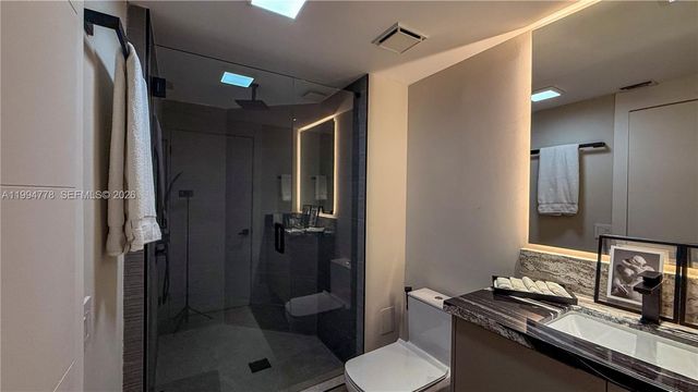 2000 Island Blvd 2404, Aventura, FL 33160