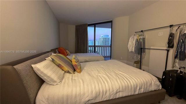 2000 Island Blvd 2404, Aventura, FL 33160