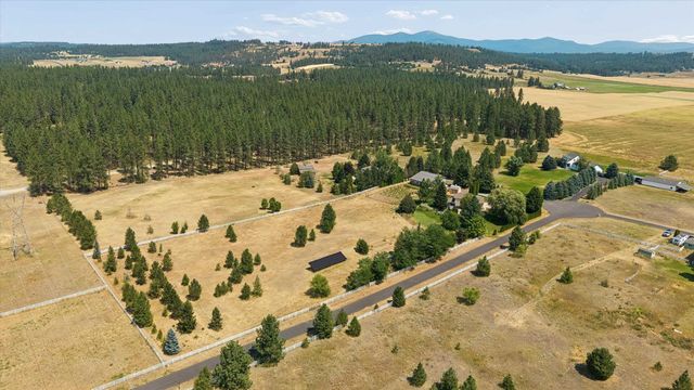 5611 E Nancy Ln, Mead, WA 99021