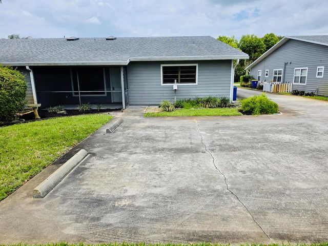 9095 SE Hobe Ridge Avenue, Hobe Sound, FL 33455