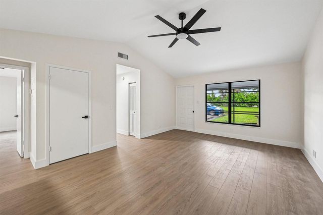 9095 SE Hobe Ridge Avenue, Hobe Sound, FL 33455