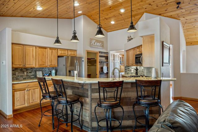 2190 EVERGREEN Lane, Show Low, AZ 85901