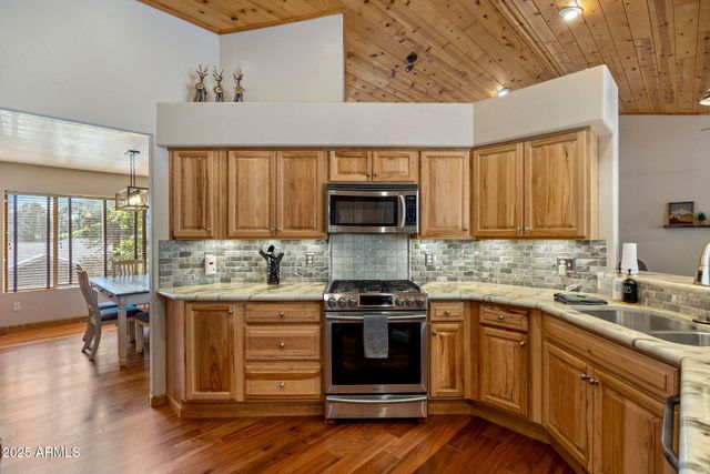 2190 EVERGREEN Lane, Show Low, AZ 85901