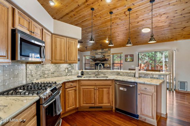 2190 EVERGREEN Lane, Show Low, AZ 85901