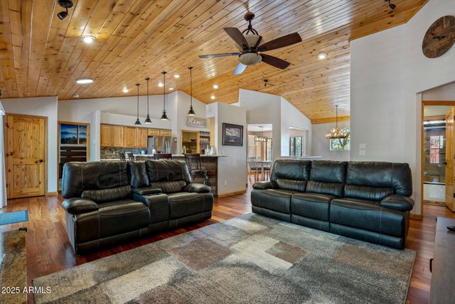 2190 EVERGREEN Lane, Show Low, AZ 85901