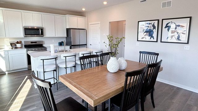 522 Freedom TRAIL, Burlington, WI 53105