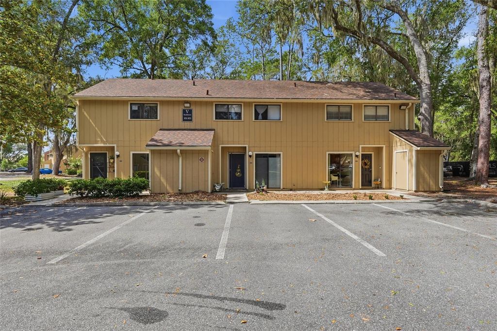 Image 3 of property listing at 507 NW 39TH ROAD 301, Gainesville, FL 32607