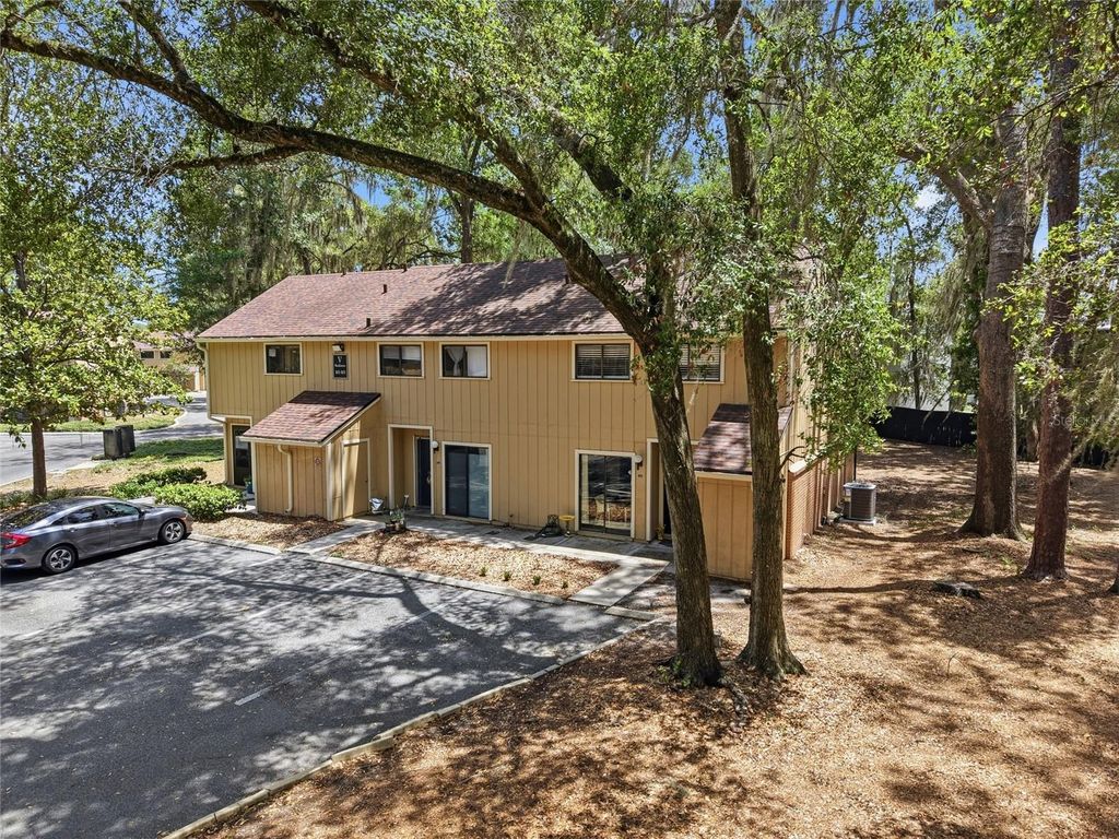 Image 4 of property listing at 507 NW 39TH ROAD 301, Gainesville, FL 32607