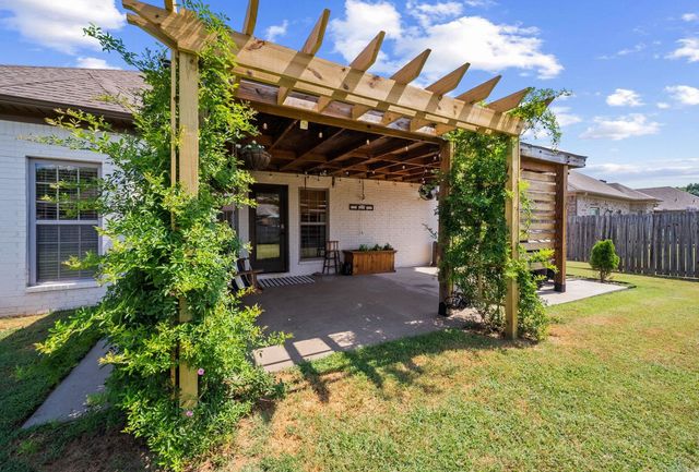 16 Oak Tree Circle, Conway, AR 72032
