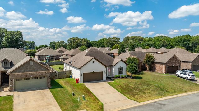 16 Oak Tree Circle, Conway, AR 72032