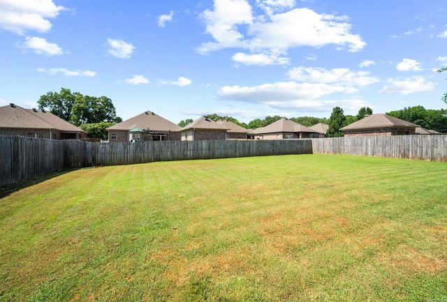 16 Oak Tree Circle, Conway, AR 72032