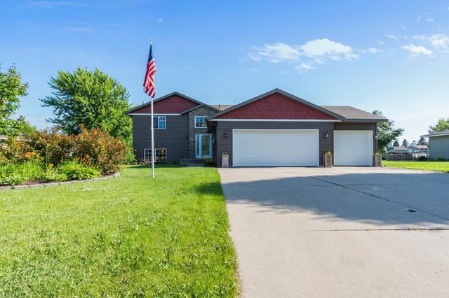705 W Queen Street, Osakis, MN 56360