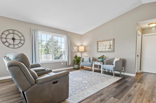 705 W Queen Street, Osakis, MN 56360