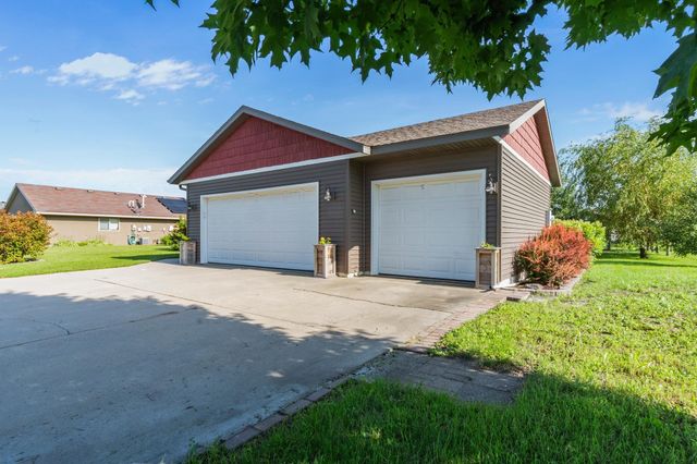 705 W Queen Street, Osakis, MN 56360
