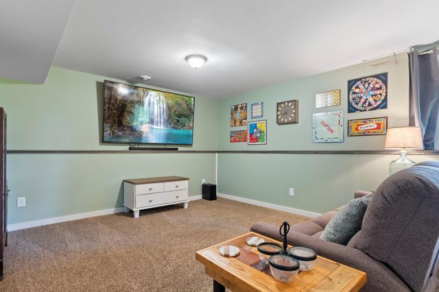 705 W Queen Street, Osakis, MN 56360