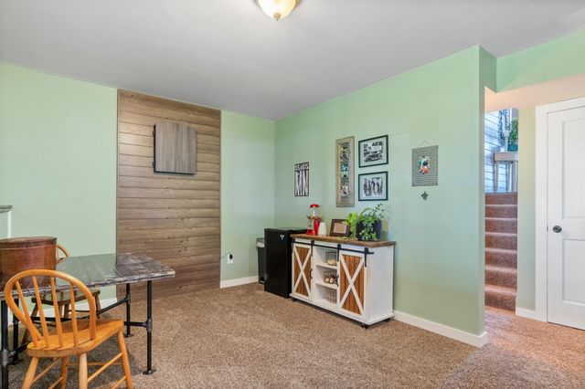 705 W Queen Street, Osakis, MN 56360