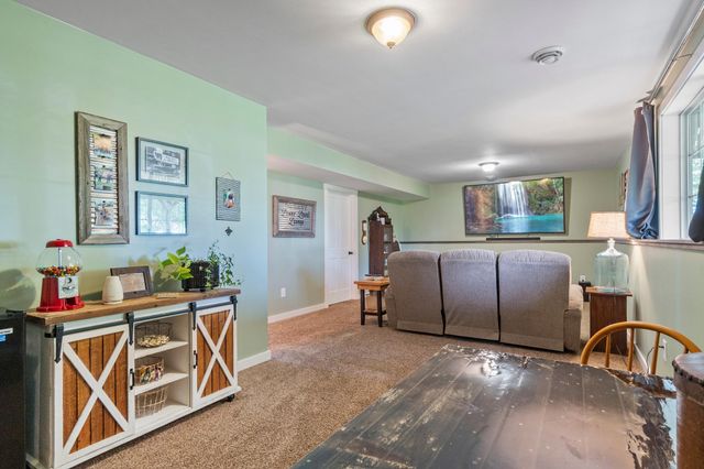 705 W Queen Street, Osakis, MN 56360
