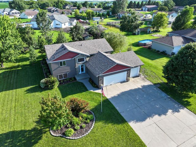 705 W Queen Street, Osakis, MN 56360