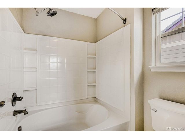 6880 S Algonquian Ct, Aurora, CO 80016