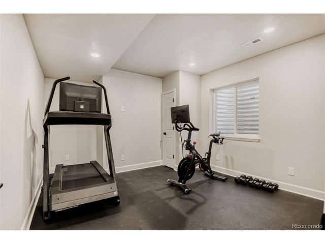 6880 S Algonquian Ct, Aurora, CO 80016