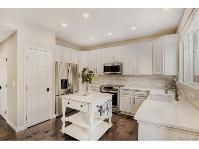 6880 S Algonquian Ct, Aurora, CO 80016