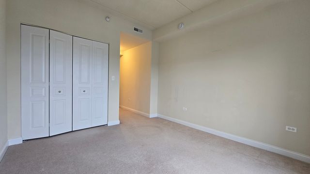 101 Pointe Drive 302, Northbrook, IL 60062
