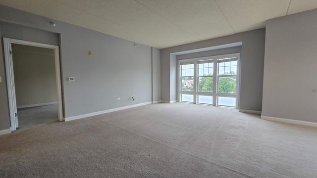 101 Pointe Drive 302, Northbrook, IL 60062