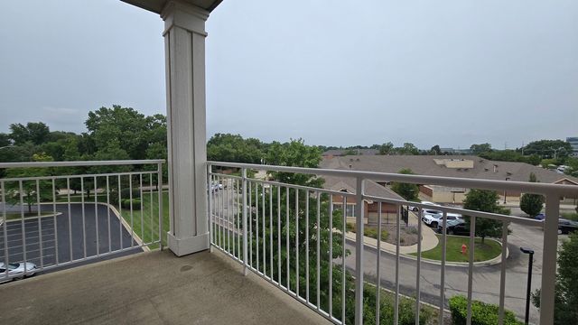 101 Pointe Drive 302, Northbrook, IL 60062