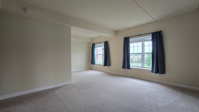 101 Pointe Drive 302, Northbrook, IL 60062