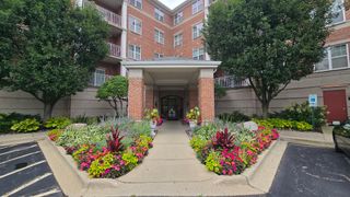 101 Pointe Drive 302, Northbrook, IL 60062