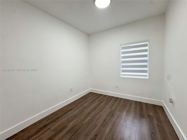 1319 NW 40th St, Miami, FL 33142