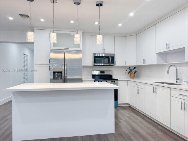 1319 NW 40th St, Miami, FL 33142
