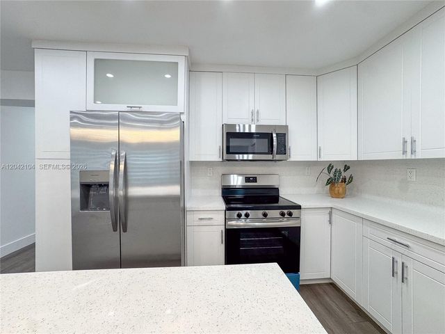 1319 NW 40th St, Miami, FL 33142