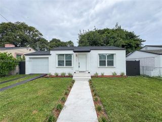 1319 NW 40th St, Miami, FL 33142