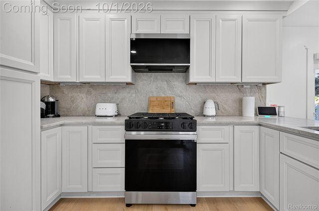 40518 Pickett Ridge Road, Sterling Heights, MI 48313