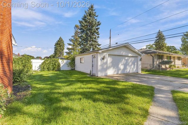 40518 Pickett Ridge Road, Sterling Heights, MI 48313