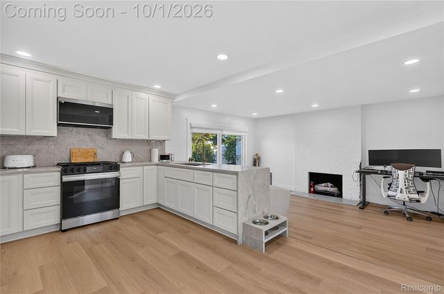 40518 Pickett Ridge Road, Sterling Heights, MI 48313