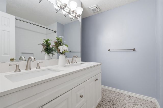3207 Willow Ridge Trail, Carrollton, TX 75007