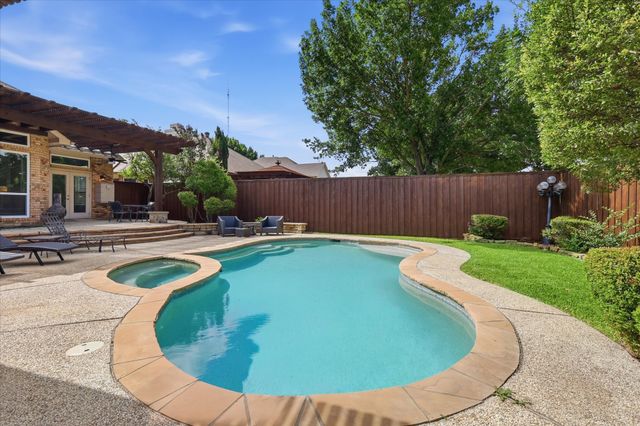 3207 Willow Ridge Trail, Carrollton, TX 75007