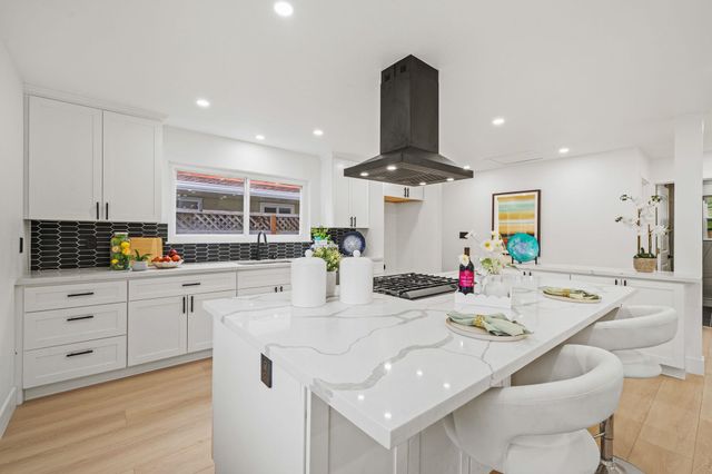 5084 Seaview Ave, Castro Valley, CA 94546