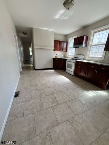 132 Mapes Ave, Newark City, NJ 07112