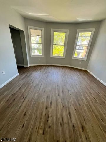 132 Mapes Ave, Newark City, NJ 07112