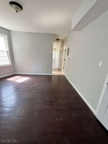 132 Mapes Ave, Newark City, NJ 07112