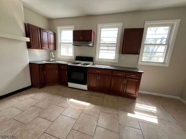 132 Mapes Ave, Newark City, NJ 07112