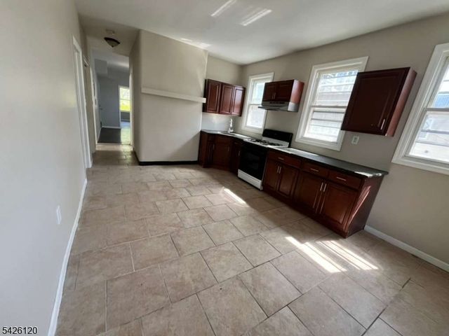 132 Mapes Ave, Newark City, NJ 07112