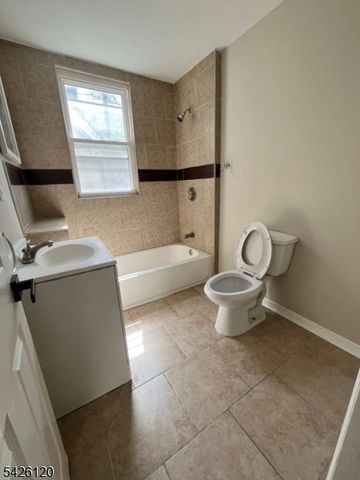 132 Mapes Ave, Newark City, NJ 07112