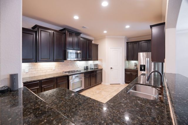 14 Arrowfeather Place, The Woodlands, TX 77389