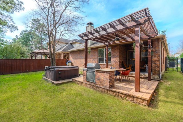 14 Arrowfeather Place, The Woodlands, TX 77389