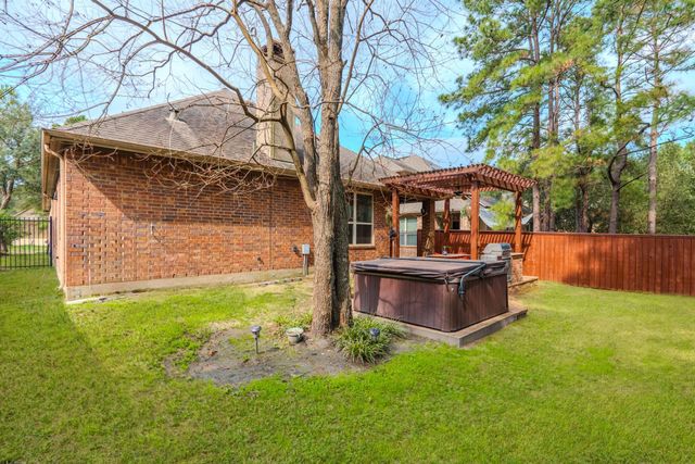 14 Arrowfeather Place, The Woodlands, TX 77389