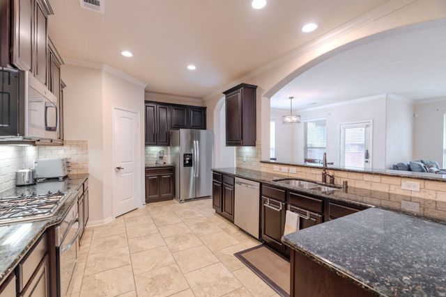 14 Arrowfeather Place, The Woodlands, TX 77389